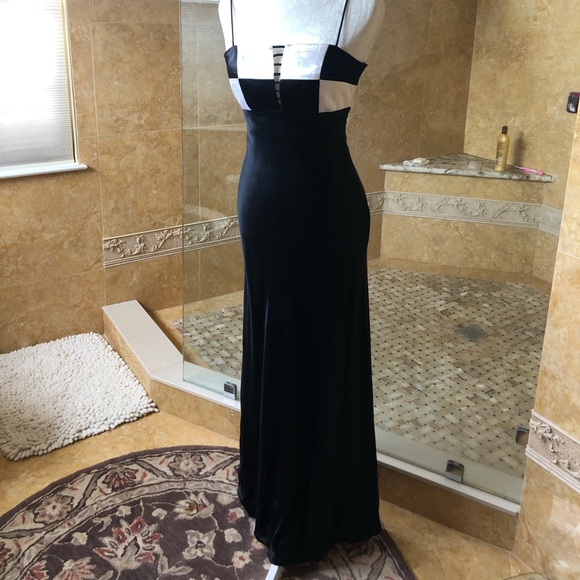 Black and White Dress - Picture 3 of 3